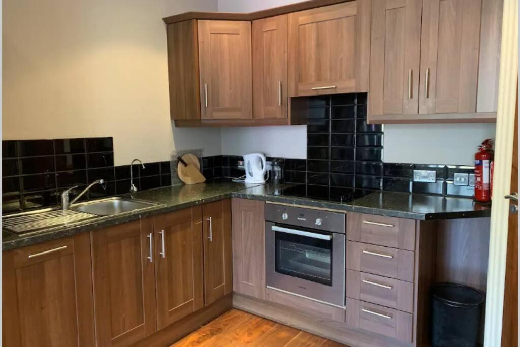 Centre Of Dingle Town - Luxury Holiday Apartment Exterior foto