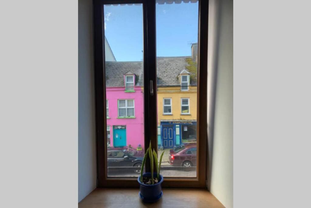 Centre Of Dingle Town - Luxury Holiday Apartment Exterior foto